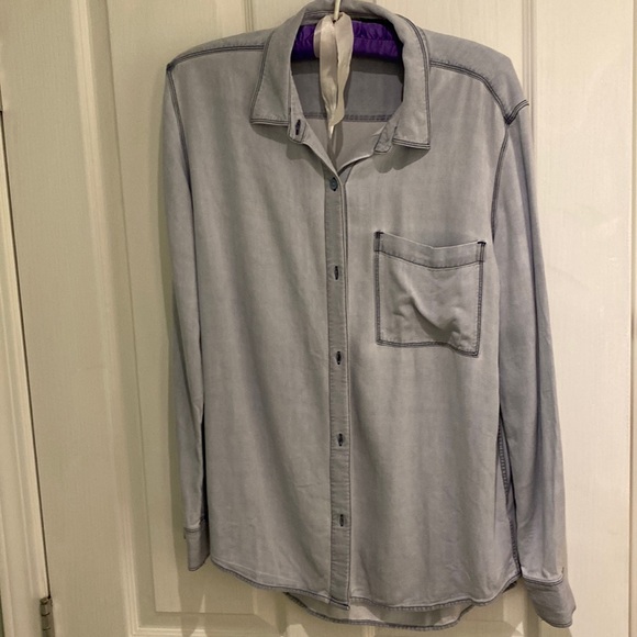 Aritzia-Montana Chambray Modal Light Blue Tones Button Down Shirt (Size:Medium) - Picture 1 of 6